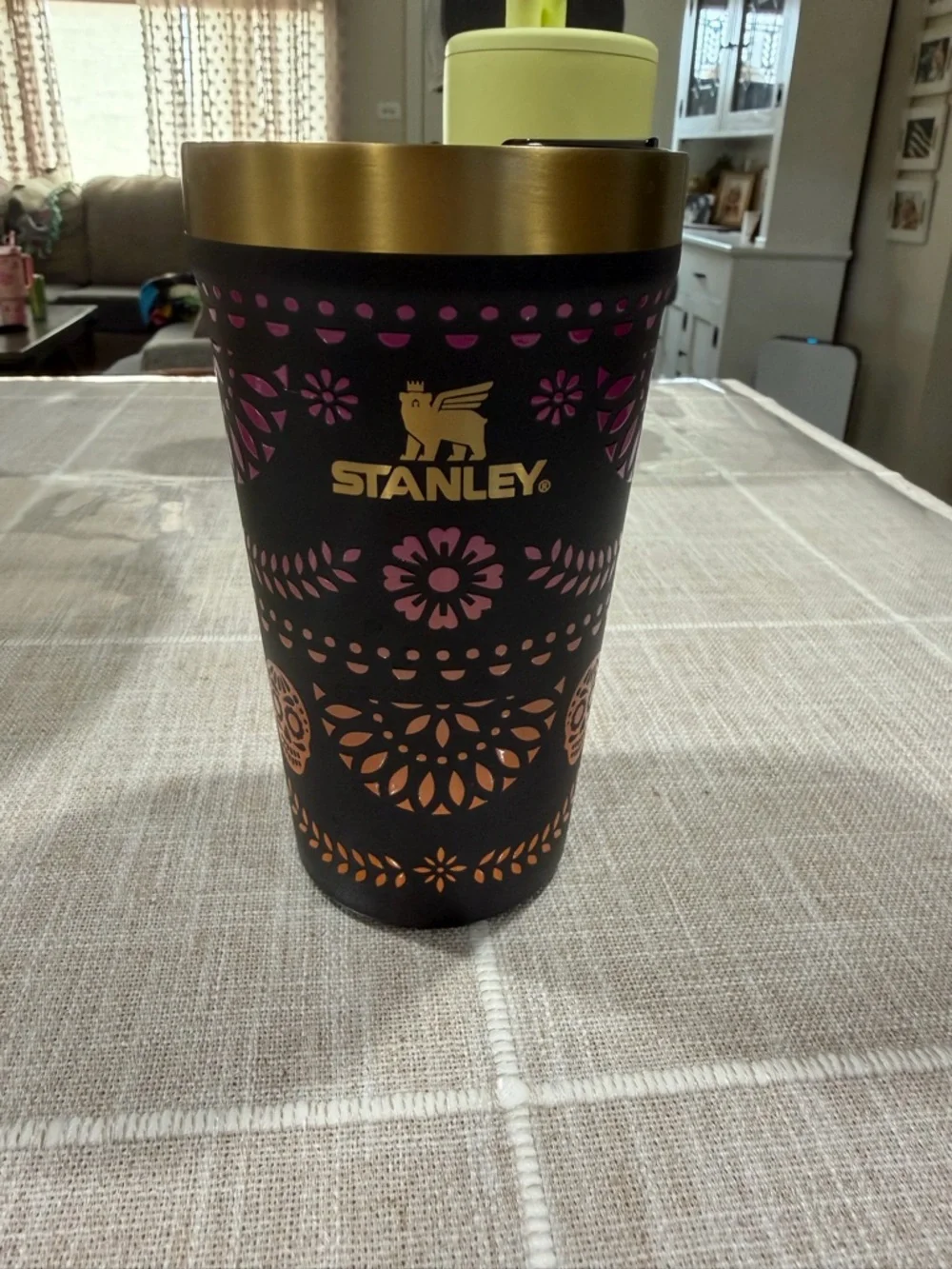 Stanley Dia de Los Muertos Midnight Catrina 16oz Everyday Tumbler - Picture 2 of 7